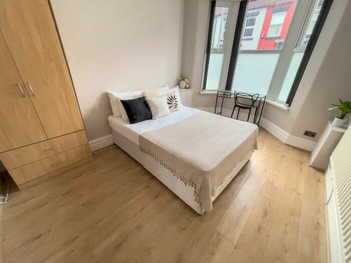 3 Bedroom Terraced House To Rent In Romer Road, L6