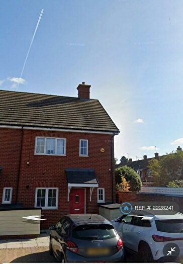 3 Bedroom End Of Terrace House To Rent In Marunden Green, Slough, SL2
