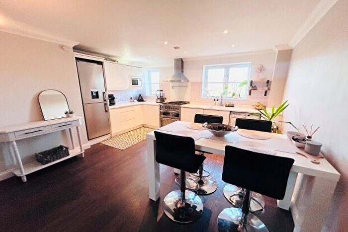 2 Bedroom Flat To Rent In Morland Drive, Milton Keynes, MK8