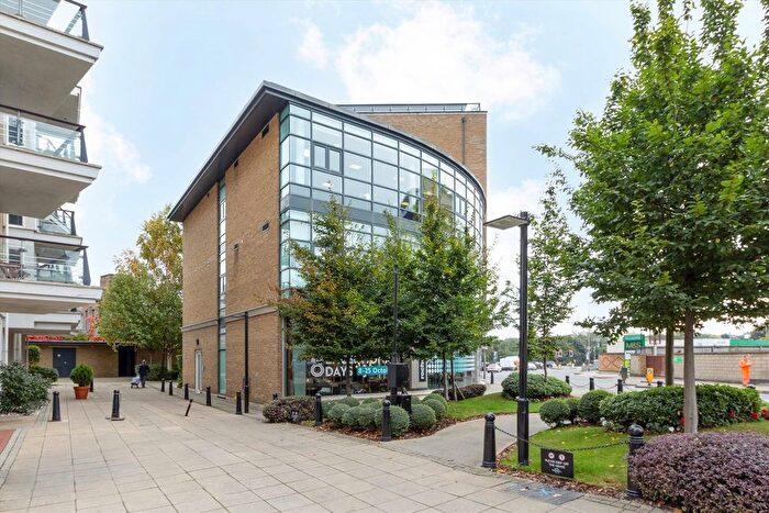 2 Bedroom Flat To Rent In Smugglers Way, Wandsworth, SW18