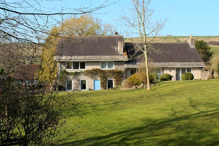 3 Bedroom Detached Bungalow To Rent In Frederick Place, Weymouth, DT4