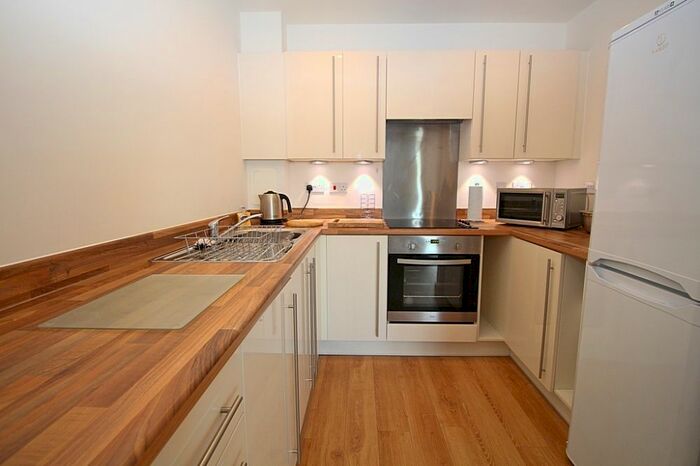 Studio To Rent In Featherstone Court, Featherstone Road, UB2