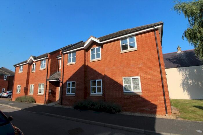 2 Bedroom Flat To Rent In Wooton Court, New Bradwell, Milton Keynes, MK13