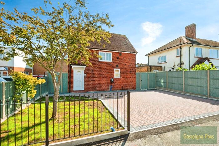 3 Bedroom House To Rent In New Malden, KT3