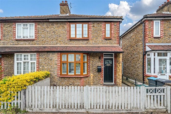 3 Bedroom Semi-Detached House For Sale In Auckland Road, Kingston Upon Thames, KT1