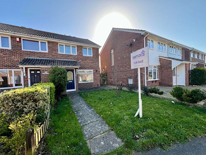 3 Bedroom Semi Detached House For Sale In Gibson Close, Lee-On-The-Solent, PO13