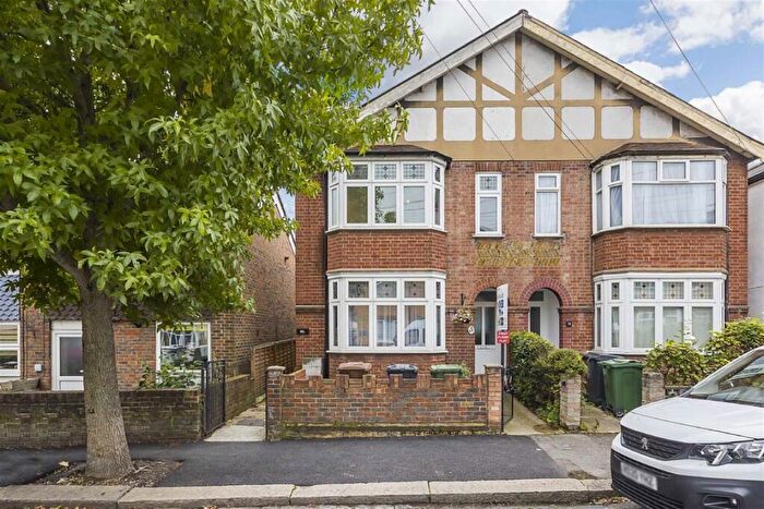 2 Bedroom Maisonette For Sale In Manor Road, Walthamstow, E17