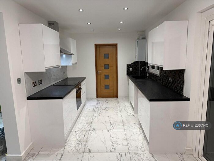 3 Bedroom Semi-Detached House To Rent In Foyle Drive, South Ockendon, RM15