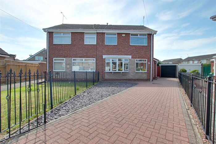 3 Bedroom Semi-Detached House For Sale In Thorndale, Hull, HU7