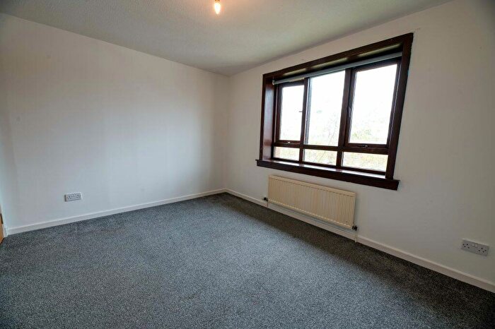 3 Bedroom Flat To Rent In P – Finlow Terrace, Dundee, DD4