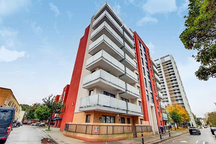 2 Bedroom Flat To Rent In Robsart Street, Brixton, London, SW9