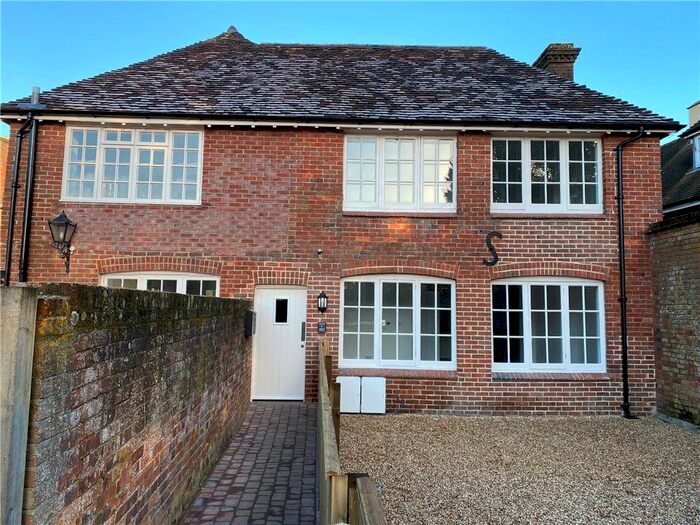 2 Bedroom Flat To Rent In Beres Yard, East Street, Blandford Forum, Dorset DT11