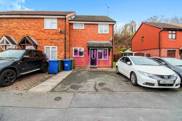 1 Bedroom End Of Terrace House To Rent In Curling Lane, Badgers Dene, Grays RM17