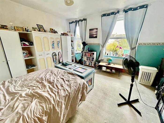 3 Bedroom End Terrace House For Sale In Cross Street, Oakenshaw, Bradford, West Yorkshire, BD12