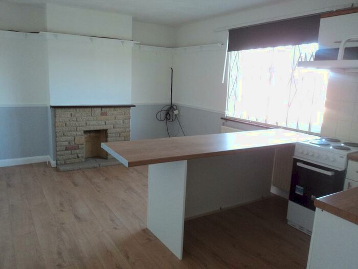 2 Bedroom Maisonette To Rent In Long Lane, Bexleyheath, DA7