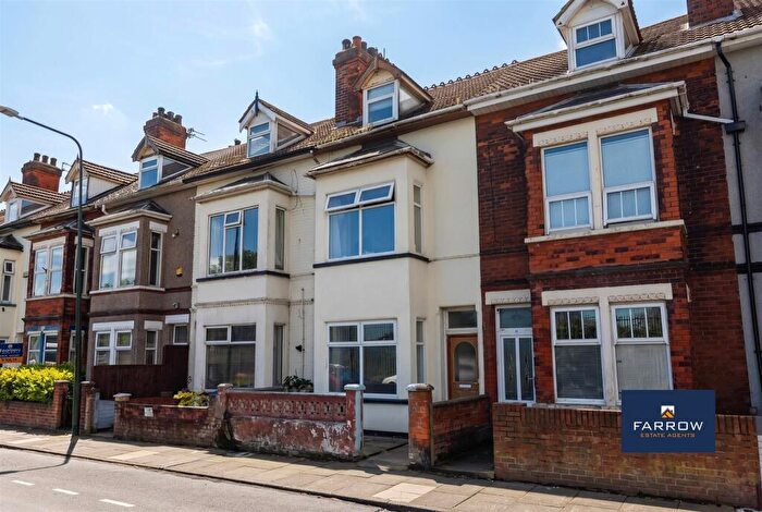 5 Bedroom Terraced House For Sale In Harrington Street, Cleethorpes, DN35