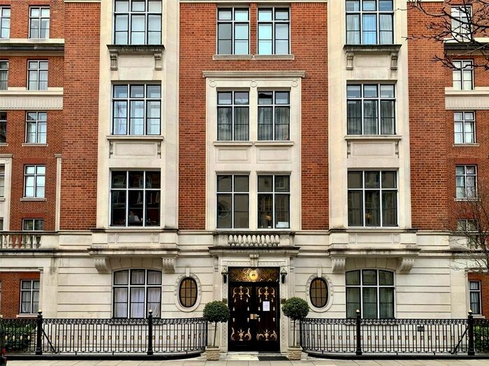 1 Bedroom Flat To Rent In Hallam Street, Marylebone, London, W1W