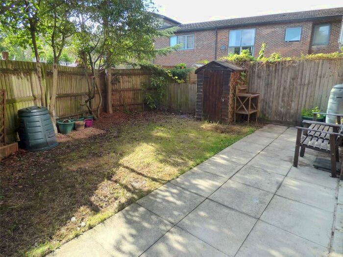 2 Bedroom Flat To Rent In Martlesham Walk, London, NW9