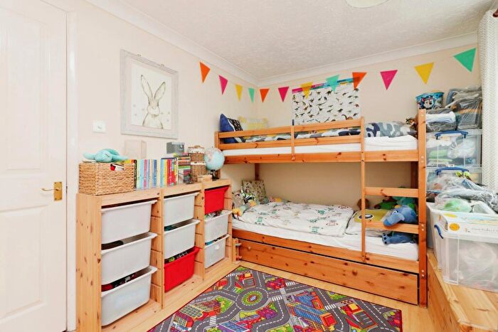 3 Bedroom End Of Terrace House For Sale In Duncan Close, Welwyn Garden City, Herts, AL7