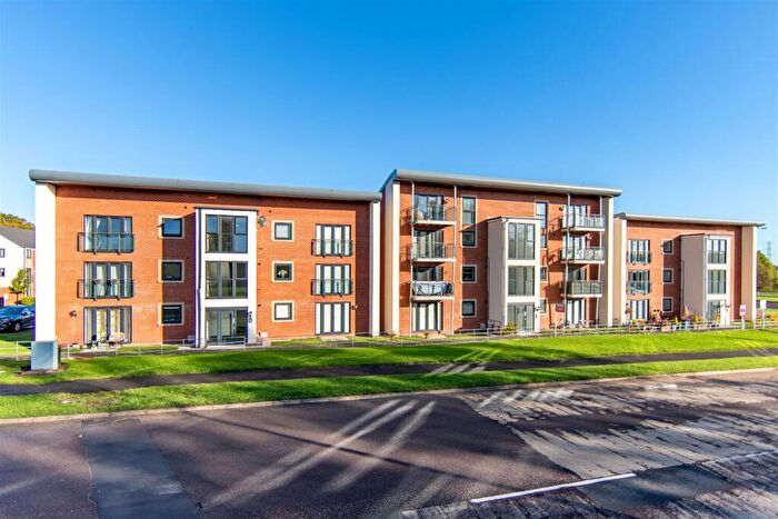 2 Bedroom Apartment For Sale In Willowbay Drive, Newcastle Upon Tyne, NE13