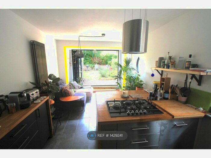 3 Bedroom Terraced House To Rent In Willenhall Road, London, SE18