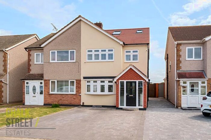 3 Bedroom Semi-Detached House For Sale In Lakeside, Rainham, RM13