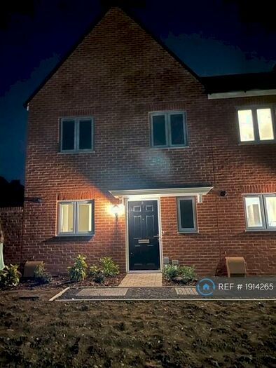 3 Bedroom Semi-Detached House To Rent In Choat Place, Chelmsford, CM1