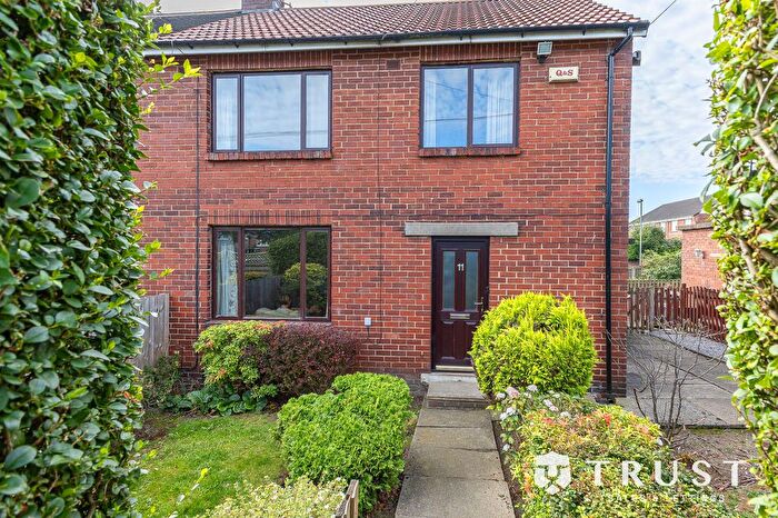 3 Bedroom Semi-Detached House For Sale In Second Avenue, Liversedge, WF15