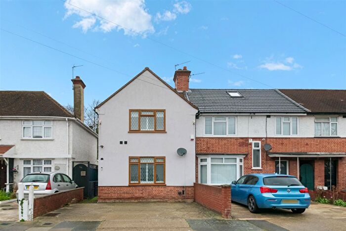 3 Bedroom End Terrace House For Sale In The Alders, Heston, TW5