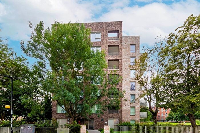 2 Bedroom Flat To Rent In Avenue Road, London, W3