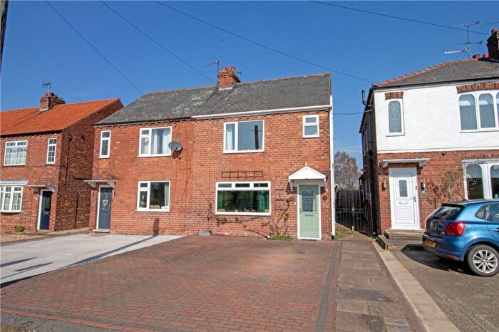 3 Bedroom Semi-Detached House For Sale In Kirton Road, Blyton, DN21