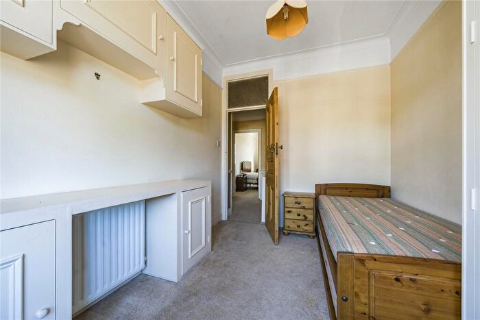 2 Bedroom Flat For Sale In Fox Lane, Palmers Green, London, N13