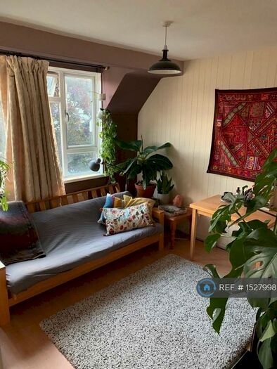 1 Bedroom Flat To Rent In Oakworth Court, London, N8