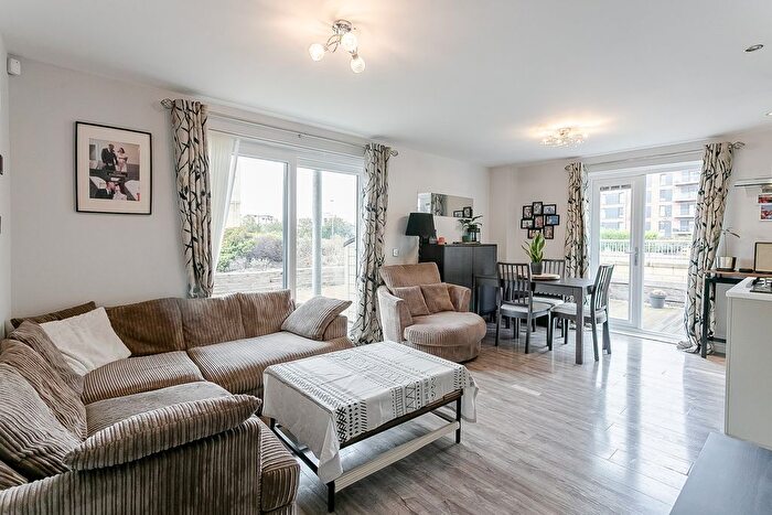 2 Bedroom Flat For Sale In Hesperus Broadway, Edinburgh, EH5