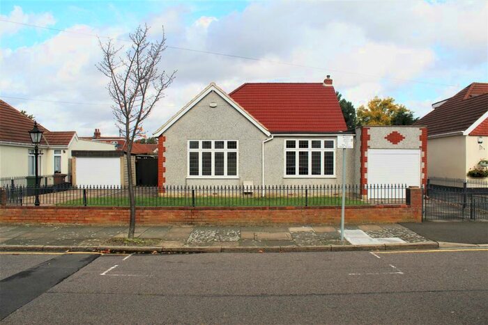 3 Bedroom Detached Bungalow To Rent In Jenton Avenue, Bexleyheath, DA7
