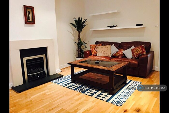 2 Bedroom Flat To Rent In West Hampstead, London, NW6