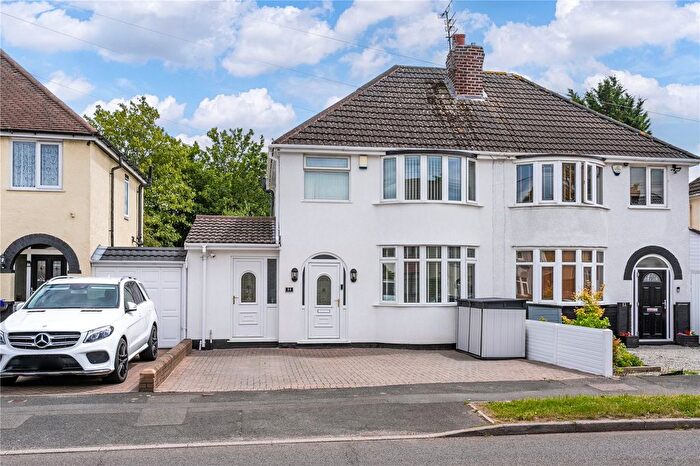 3 Bedroom Semi-Detached House For Sale In Winchester Road, Fordhouses, Wolverhampton, West Midlands, WV10