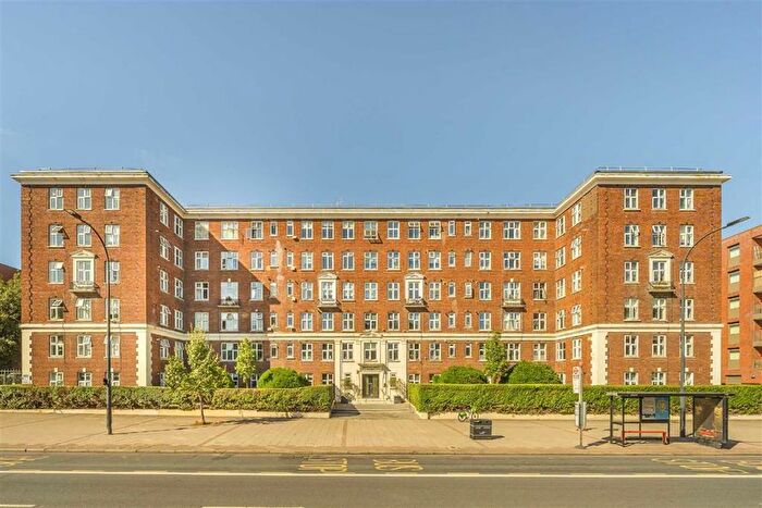 Studio To Rent In Brixton Hill, London, SW2