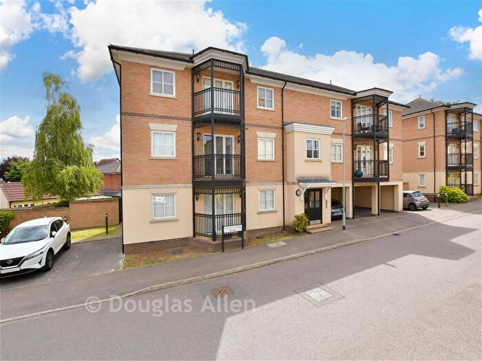 2 Bedroom Flat For Sale In Buckingham Road, Epping, Essex, CM16
