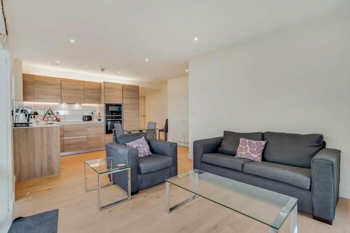 2 Bedroom Flat To Rent In Duke Of Wellington Avenue, Woolwich, London, SE18