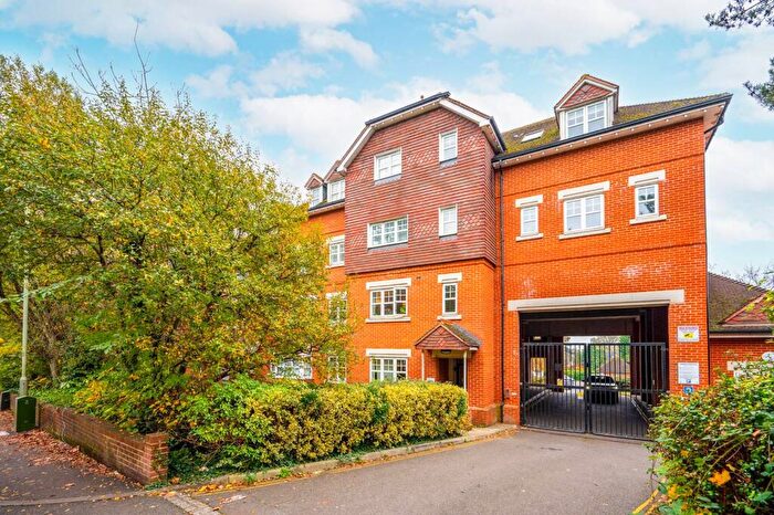 2 Bedroom Flat For Sale In Heathside Road, Woking, GU22