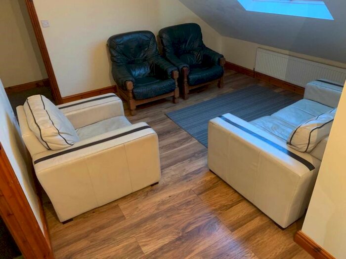 2 Bedroom Flat To Rent In City Road, Roath, CF24