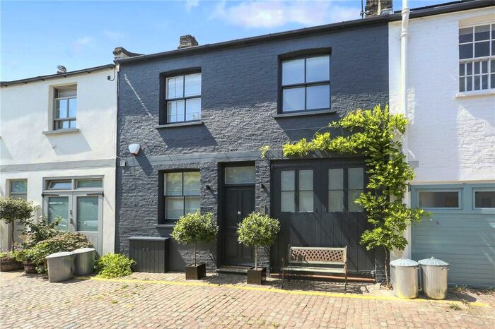 3 Bedroom Terraced House To Rent In Pembridge Mews, London, W11