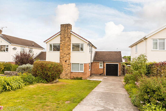 3 Bedroom Detached House For Sale In Bryn Heulog, Mold, CH7