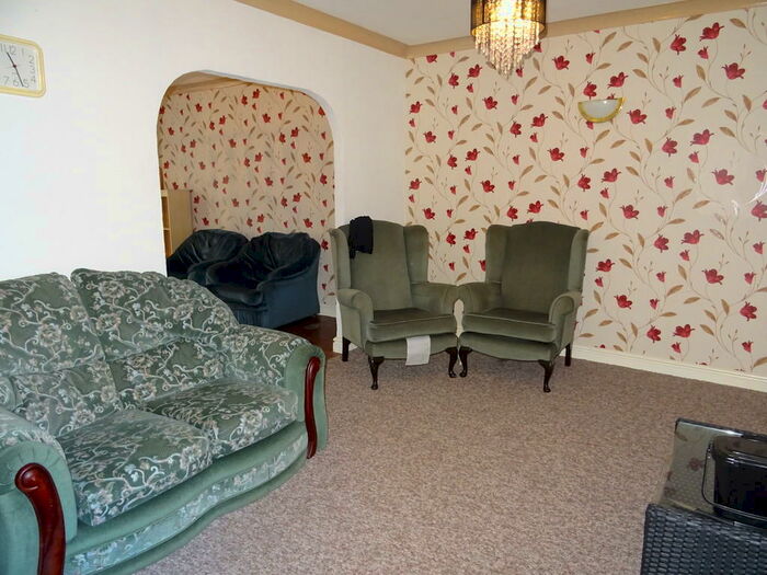 3 Bedroom Semi-Detached House To Rent In Fletchamstead Highway, Canley, CV4