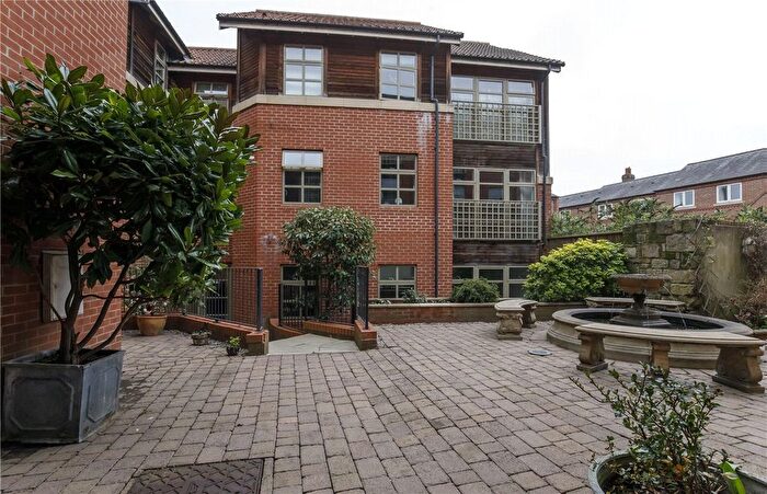 1 Bedroom Flat To Rent In The Courtyard, St. Martins Lane, York, North Yorkshire, YO1