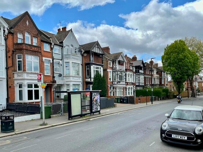 1 Bedroom Flat To Rent In Thornton Avenue, Brixton, SW2