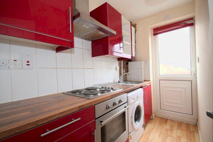 1 Bedroom Flat To Rent In Edgware Way, Edgware, HA8