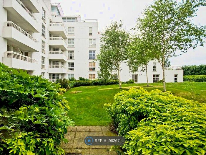 2 Bedroom Flat To Rent In Barrier Point Road, London, E16