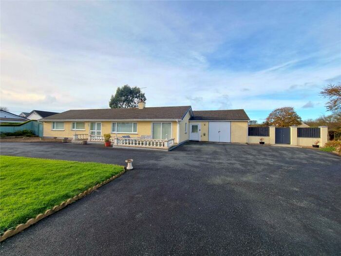 5 Bedroom Bungalow For Sale In Cross Inn, Llandysul, SA44